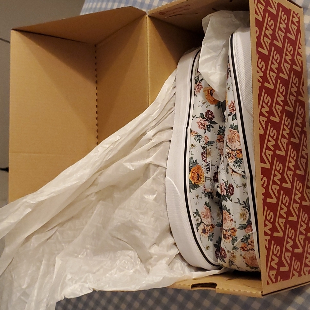 🌺Women’s Vans Floral Sneakers Size 8🌺
